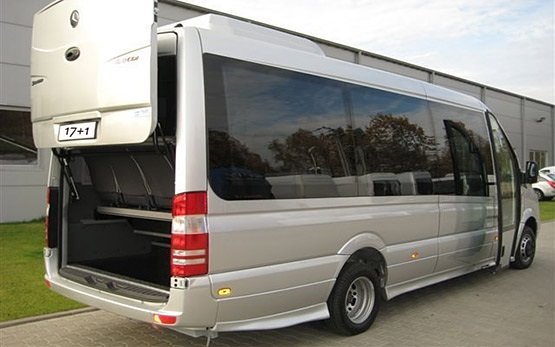 2015 Mercedes Sprinter 17+1